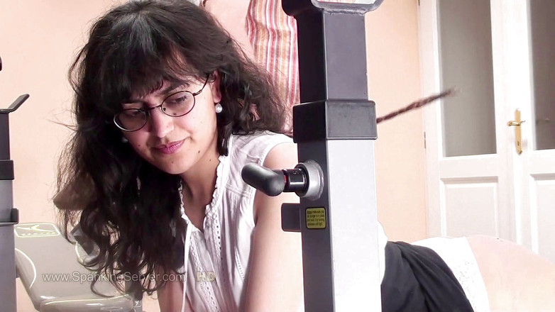 Spanking Server: Yasmeena Birch