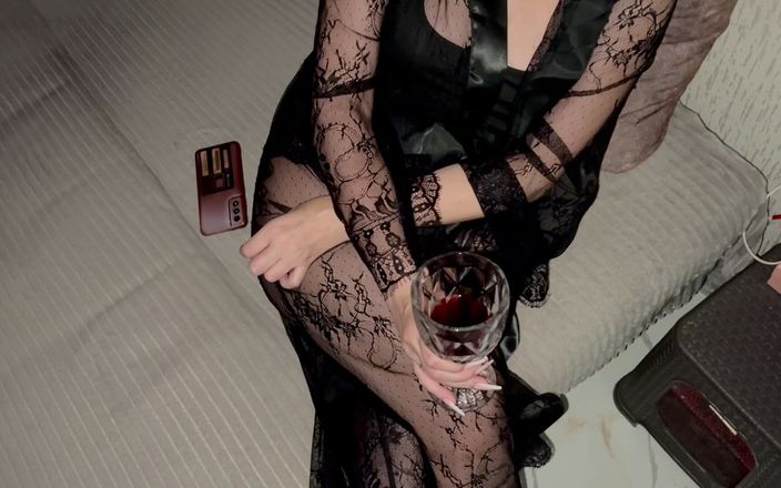 sexalko: Моя мачуха навчила мене спілкуватися з дівчатами! Січала дрочила, потім відсмоктала, а потім я її трахнув!