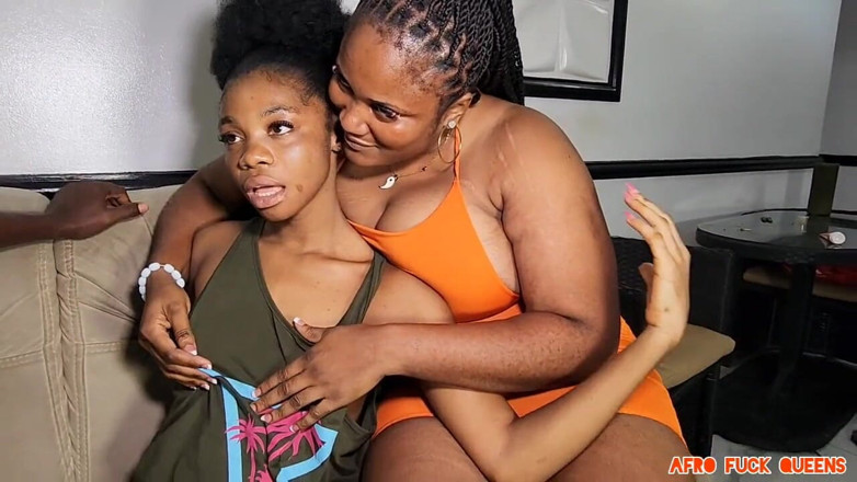 Afro fuck queens: Busty Stepmom and Her Teenie Stepdaughter Experimenting with a Big...