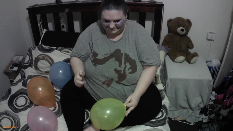 LaLaDelilah: BBW balloon pop