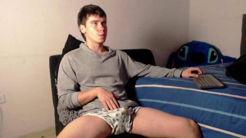 Icyhot707: 18cm 길이의 맛있는 음경을 가진 라티노