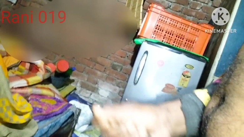 Rakesh: Aku lagi asik sambil bugil!