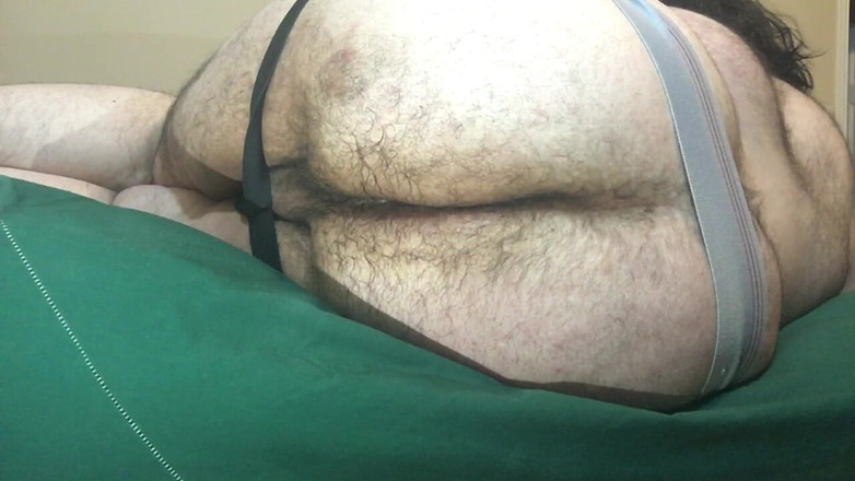 Chunky Belly Boy: Граю з моєю волохатою діркою
