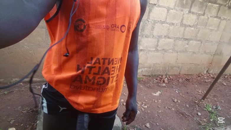 Hongi: 이 흑인 12인치 자지로 새엄마 따먹기