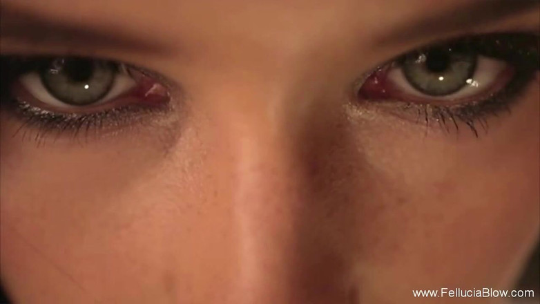 Fellucia Blow: 这是一个漫长的一天蜂蜜口交