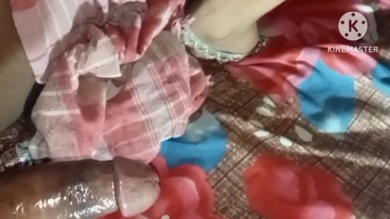 Raja puja: Yenge amcık yalıyor ve sert sikişiyor