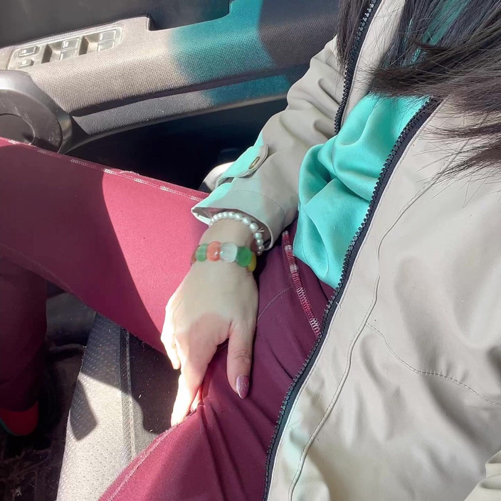 sweethanajapanese: Mear En El Suelo Y Luego Entrar En El Coche