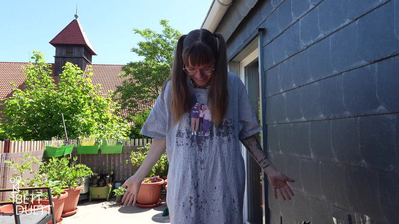 Bett Duett: Double Wet During Balcony Sex!!