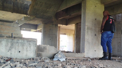 TheBlacKHunterr: Poszedłem się wysikać na placu budowy i miałem ochotę się...