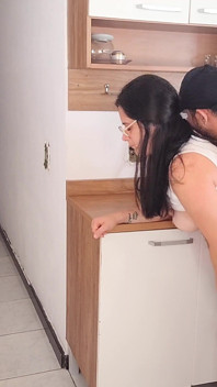 Sexe risqué ! J’ai pris un risque en baisant avec le meilleur ami de mon cocu sous la douche