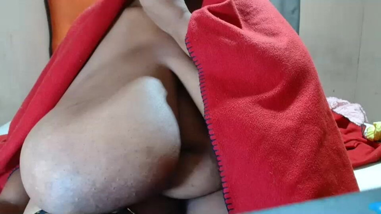 Legendary Booty Overdose: Awek montel bertetek besar dengan