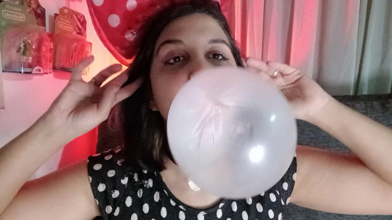 melu_world: Baloncuk pisliği yapıyor - minnie kıyafeti - tavşan tezgahçı