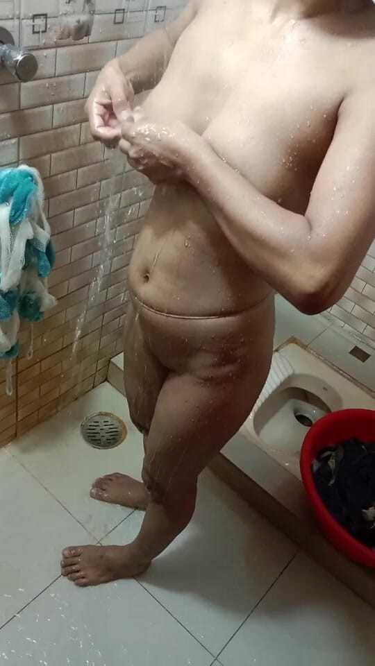 rhdhudhdhd: Desi Girl Taking Shower Time