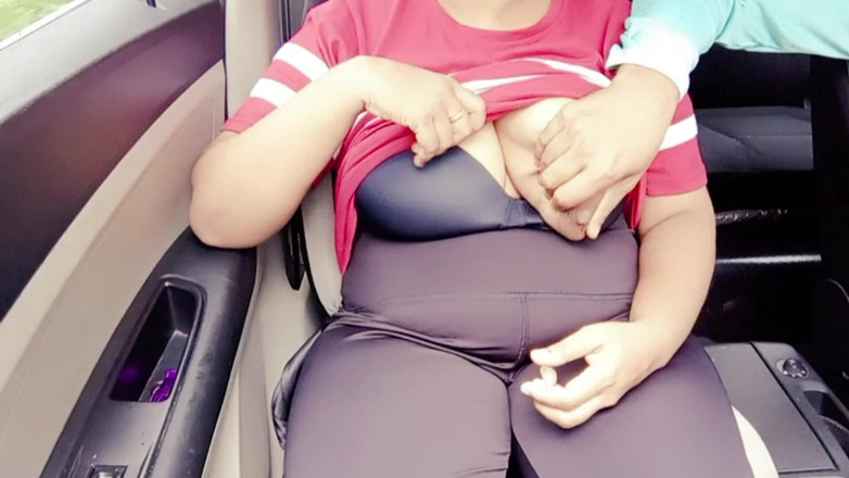 Your Arya: Desi bhabhi große möpse lutschen in der Öffentlichkeit - im freien