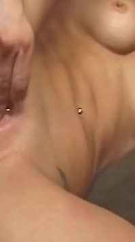 Curvă matură blondă face sex oral adânc în gât cu pula umflată înainte de futai anal