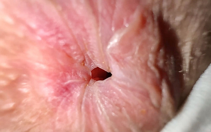 Gigi oficial: Prdí tak blízko kamery, že je třeba změnit i objektiv