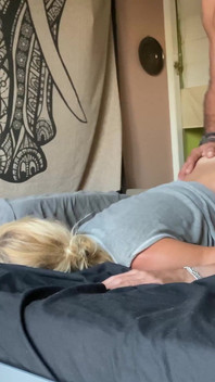 작은 금발의 에로티카 아침