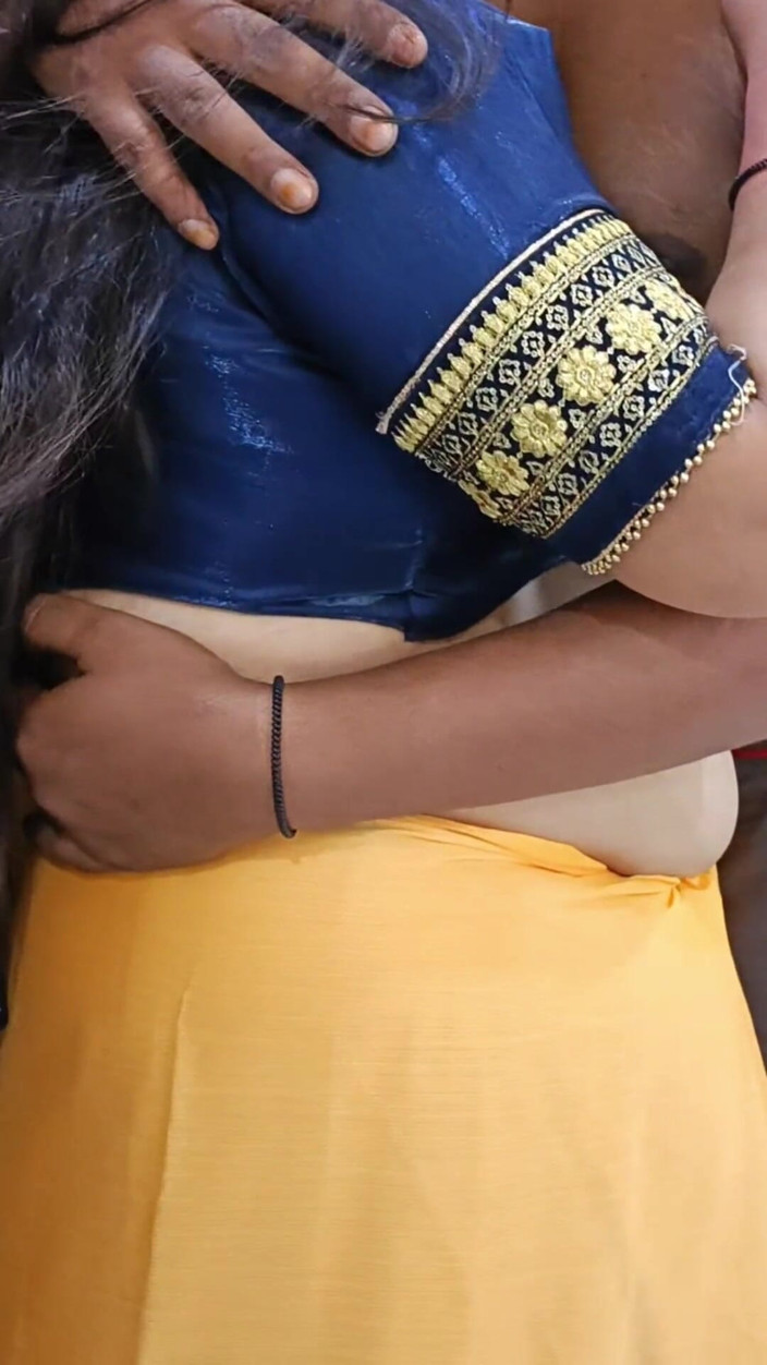Catchybusty: Celowo zdjąłem Bhabhi Sari