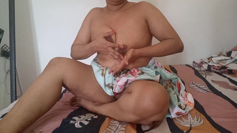 PATY PATY: 真正！！！继女留在她继父的房子里，把内裤的味道留在她的床上