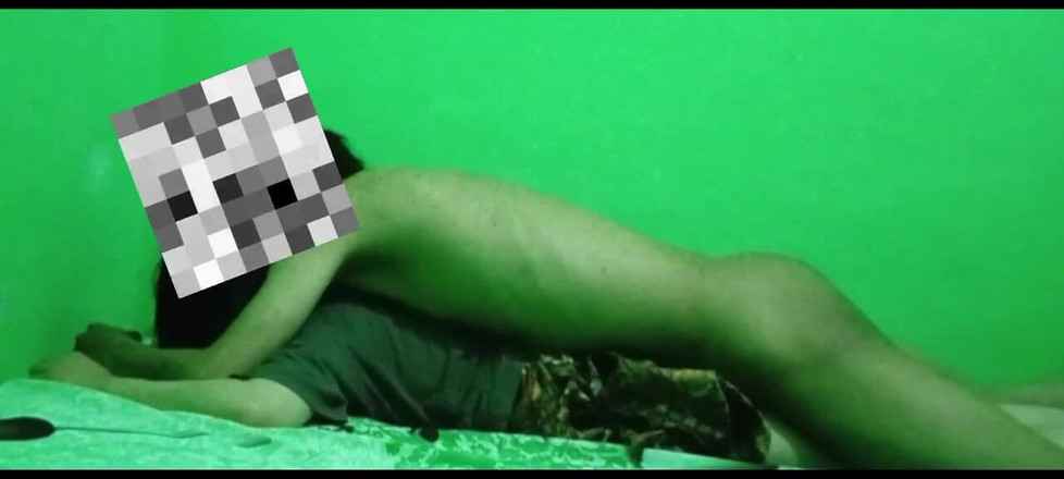 Famly sex: मेरी सौतेली बहन को गर्भवती होने के दौरान उसकी देखभाल करने के लिए कहो