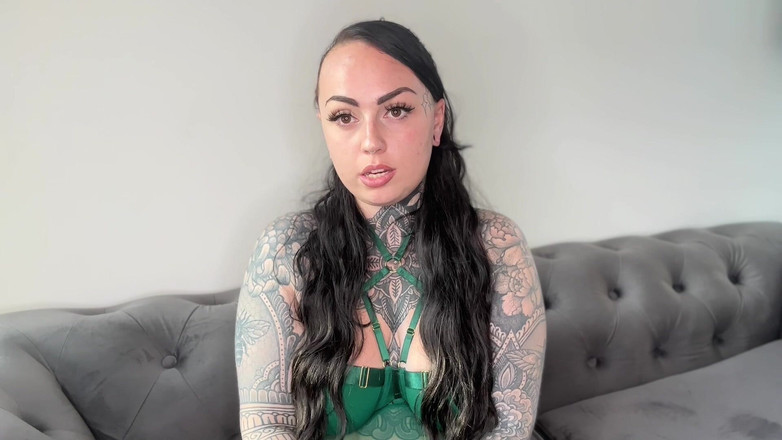 Miss Valentina: Фемінований сіссі хлопець