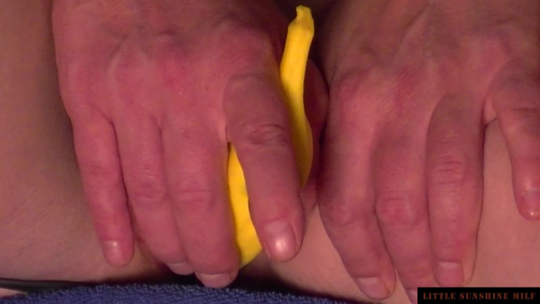 Little Sunshine MILF: Dildotest 1