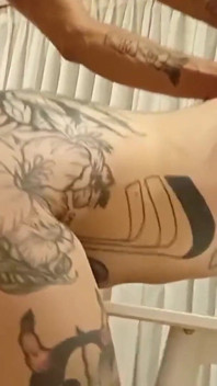 Je Vais Réparer Le Désordre D’une Gothique Tatouée.