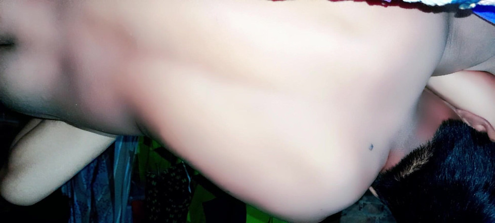 Renudbf: Stora bröst desi flicka älskar sprut