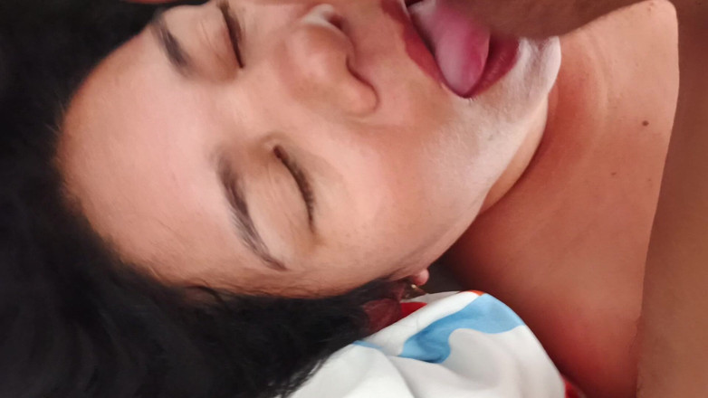 Valkyrieandluigy: Docela Prsatá Sání