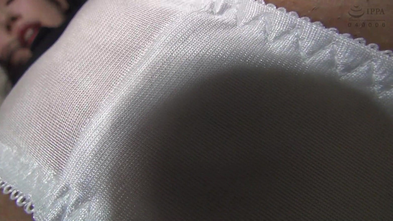 Raptor Inc: Jasně vidíte tvar její kundičky! Průhledná masturbace šťávy z kundičky Skrz...