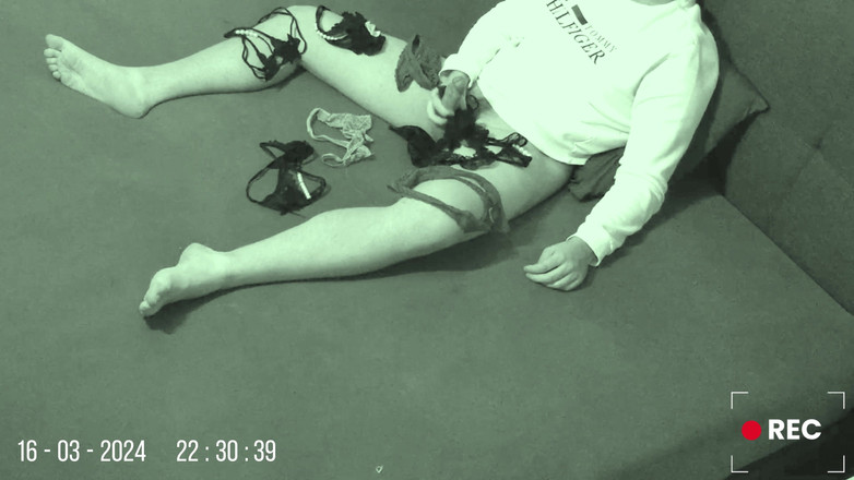 Lucas Nathan King: A calcinha da meia-irmã cheirando