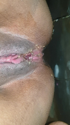 Tiyana: Sexy manželka tvrdě prstí husbnd a čůrá