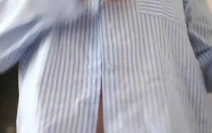 Mommy big hairy pussy: Mẹ kế cởi quần áo để con trai riêng có thể đụ cô ấy