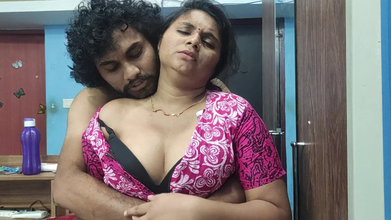 Vaigavarun45: Soț și soție malayali desi sex romantic fierbinte în dormitor în cămașă de...