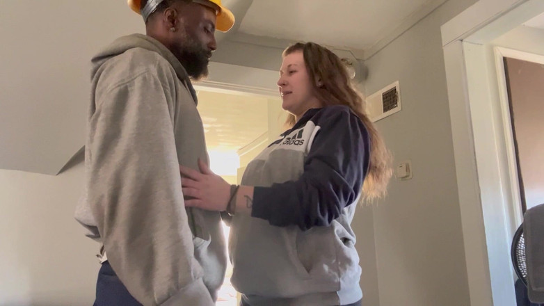 Thekookiejar: Lonely House Wife Fucks Black Guy Working on Her House