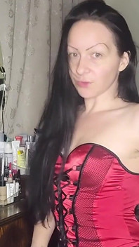 Guarderai la Dea, masturbati sopra di lei in un corsetto e pelle. Se lo mena per me