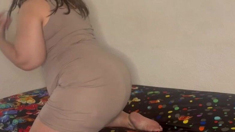 Zina Gabon: Velký černý pták tvrdě šuká sněhových zajíčků GILf