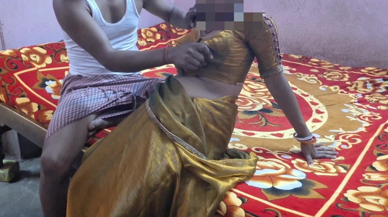 Sumaj: Indiancă bhabhi cu țâțe mari