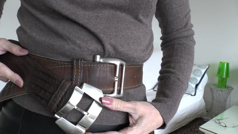 Lady Victoria Valente: Gürtelarmung im Wohnzimmer, Teil 2, lady Victoria Valente