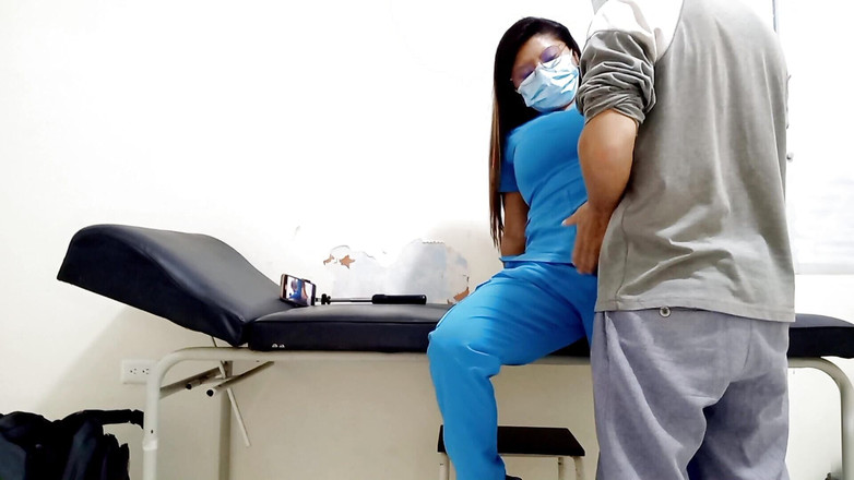 Martin13: Aventure à l’hôpital ! Cette doctoresse divorcée a du charme quand elle...