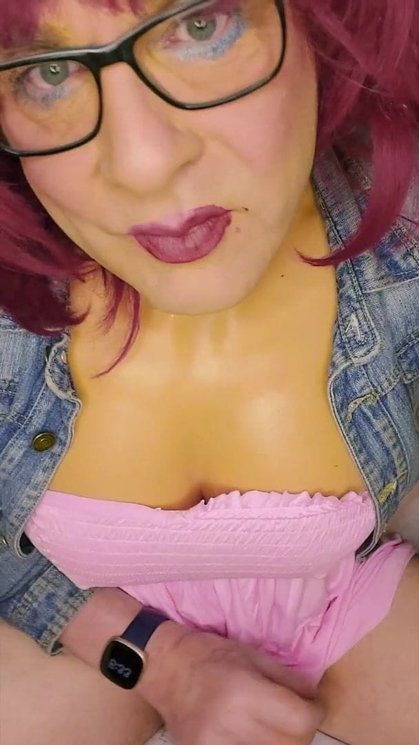 Juniperberi29: 핑크 드레스를 입고 떡친다