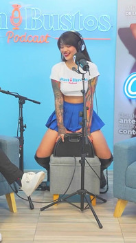 Mariejane - latina amateur tatuada descubre chorro por primera vez