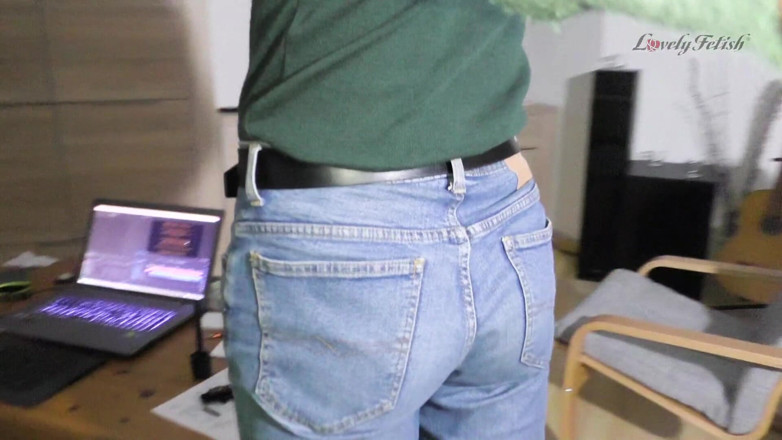 Lovely Male Fetish: Arons first pee clip