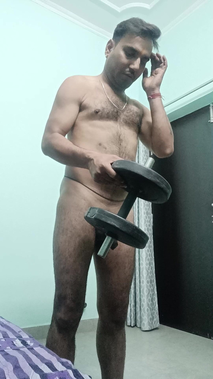Rajasthani-old-lover: Indian desi man enjoys workout