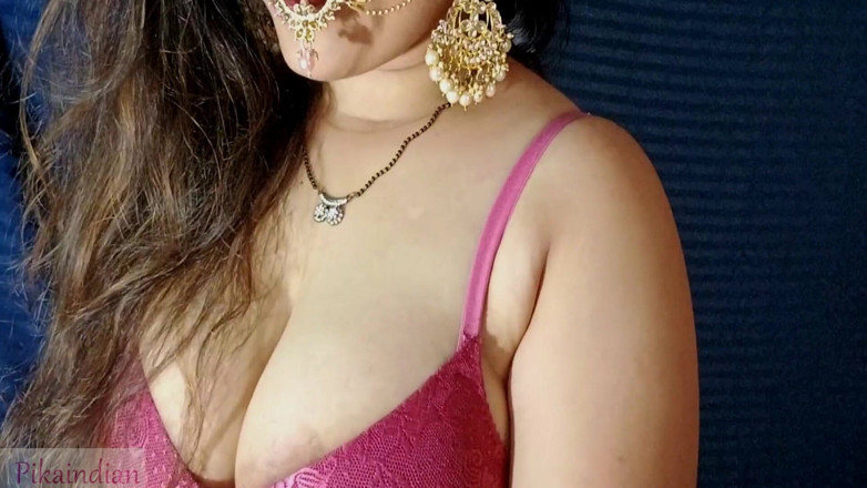 Pikaindian: Indian Hot Sexy Desi Housewife Saree Blause Big Natural Boobs...