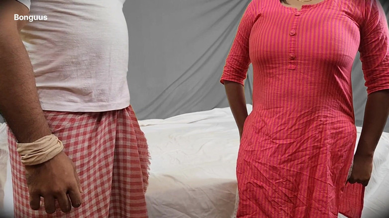 Riya Bonguus: Вчителька трахнула свою гарячу студентку після школи, кінчаючи в її волохату пизду