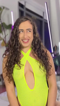 Scarlett Page Bouncy Oiled Ass Gets Fucked Hardcore