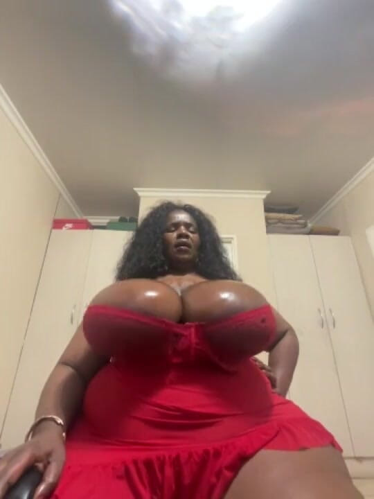 Legendary Booty Overdose: Negra grandota tetona chupa