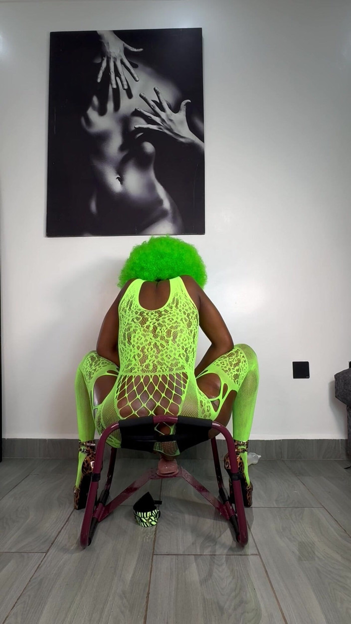 SEXXY-DAISY: Sărind pe o pulă masivă cu tocuri pe ar trebui...