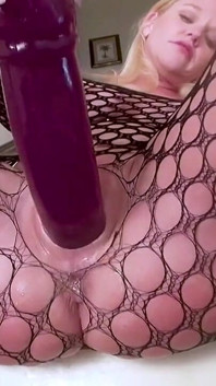 Monster Dildo Pussy Stretching